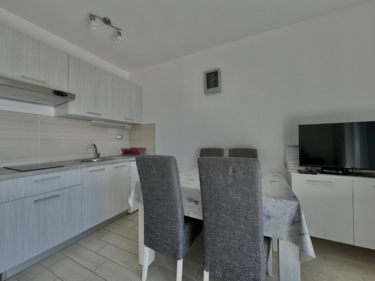 Cozy Apartment Rosmarin With A Sea View Đảo Krk Ngoại thất bức ảnh