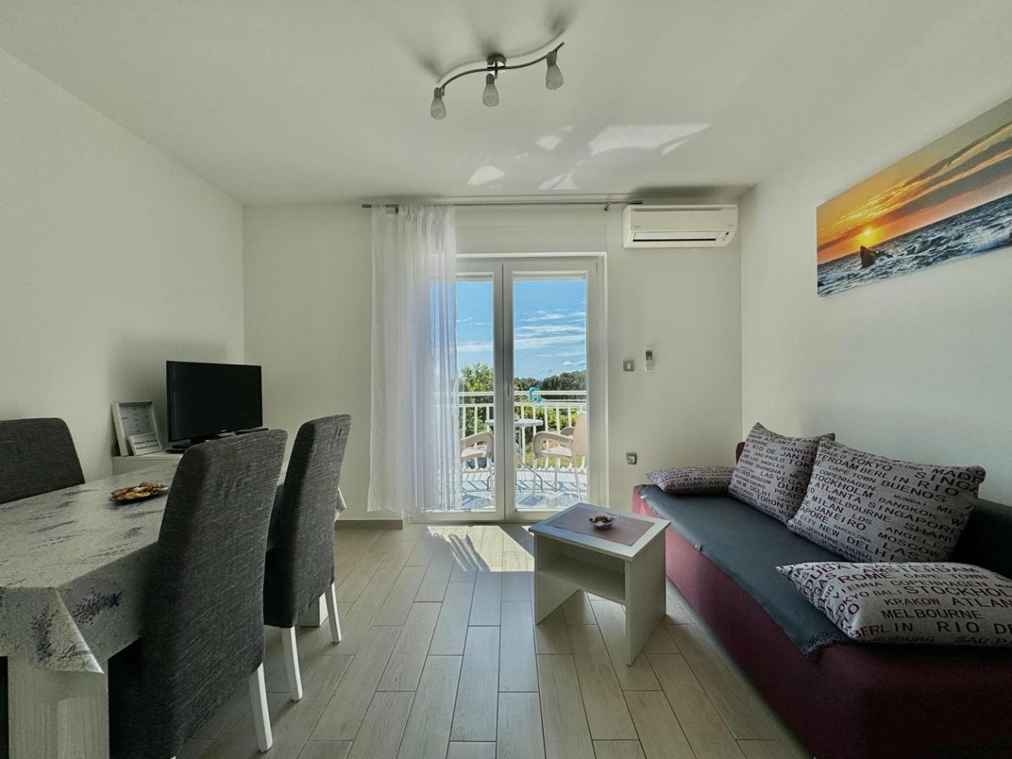 Cozy Apartment Rosmarin With A Sea View Đảo Krk Ngoại thất bức ảnh