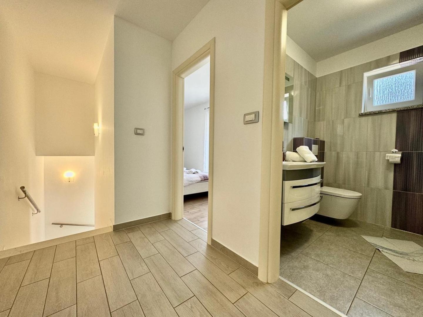 Cozy Apartment Rosmarin With A Sea View Đảo Krk Ngoại thất bức ảnh